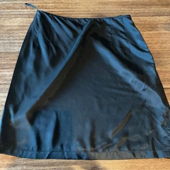AKRIS PUNTO BLACK SLIP SKIRT 6 EUC